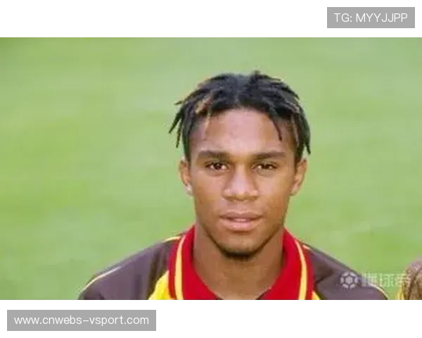 曼联青训营出品弗拉什获商务硕士，球员学术背景受关注